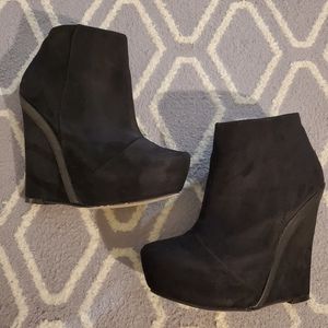 Aldo Wedges